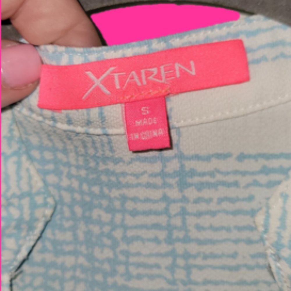 Tab-sleeve, white and light blue blouse - Picture 5 of 7